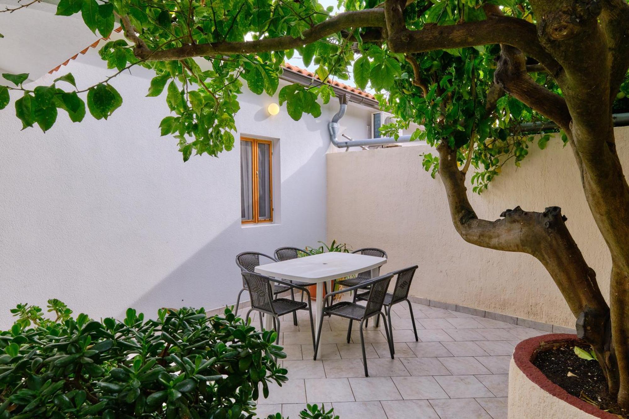 Apartments Antonella Veli Lošinj Exterior foto